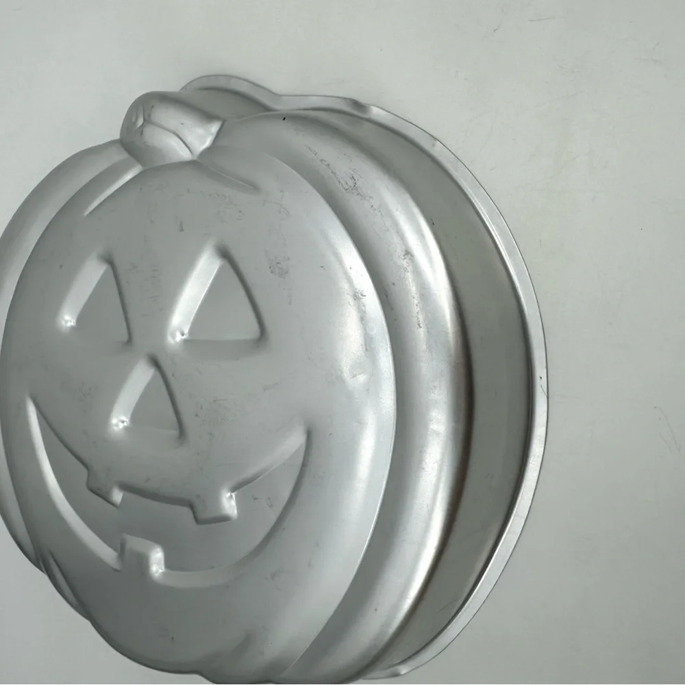 VTG Wilton Cake Pan Pumpkin Halloween 1981 Mold Jack O'Lantern 502-2928 Korea